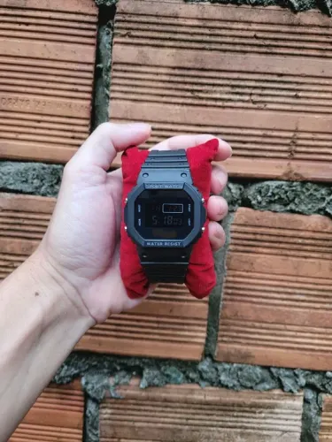 Relógio Digital a prova d'água original aceitamos cartão e pix 