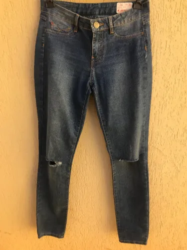 Calça Jeans Feminina Da Marca Carmim