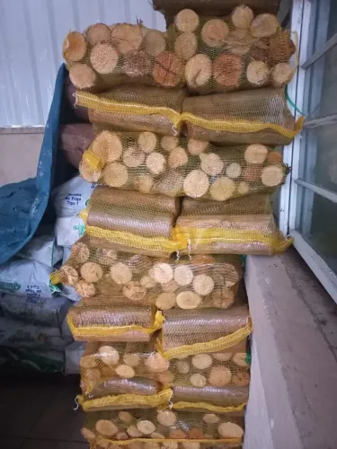 Lenha ensacada 100% eucalipto- $27 reais 