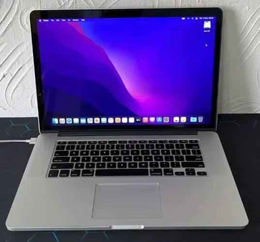 MacBook Pro Retina 15? Intel Core i7 Quad-Core 2.2 GHz /16GB/M2 - 512gb - macOS Monterey