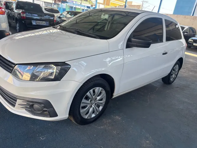 Gol 1,0,02 portas, 2017, completo menos ar, branco.