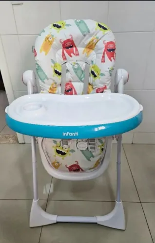 Cadeira de alimentação novíssima! ! !