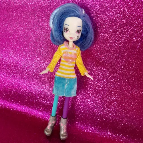 Boneca DJ Pon-3 (também conhecida como Vinyl Scratch) My Little Pony Hasbro
