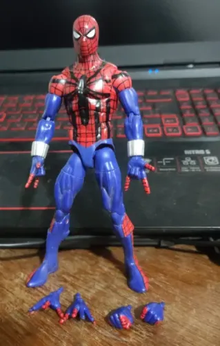 Marvel Legends Retro Spiderman Ben Reilly Hasbro