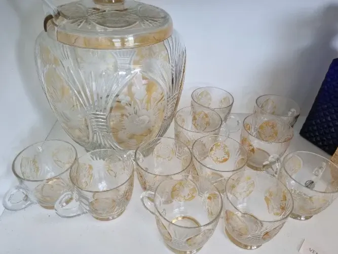Conjunto Poncheira de vidro com 12 Xícaras - Detalhes Florais Dourados