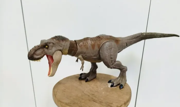 Tiranossauro Jurassic world dinossauro Mattel