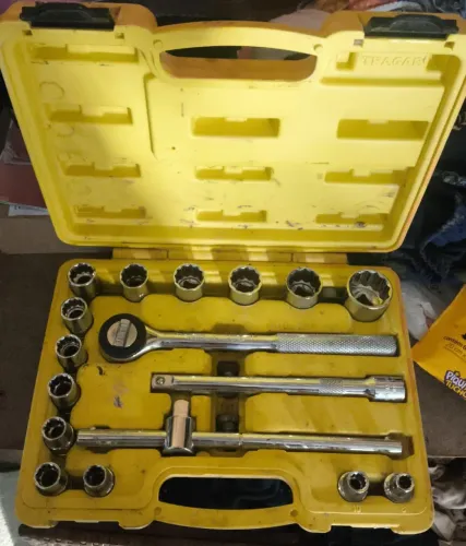 Jogo de Soquetes 1/4 - 17 Peças