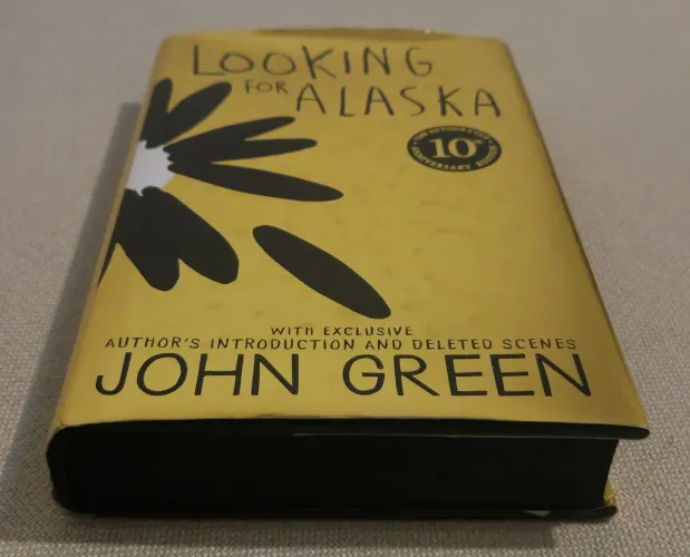 Livro raro de John Green - Quem é você, Alasca? (Edição especial de 10 anos com capa dura)
