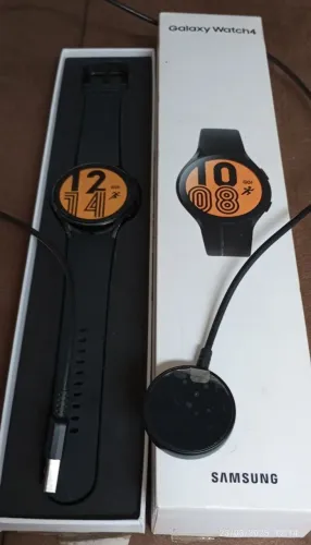 Smartwatch Samsung Galaxy Watch4 Semi-Novo na Caixa