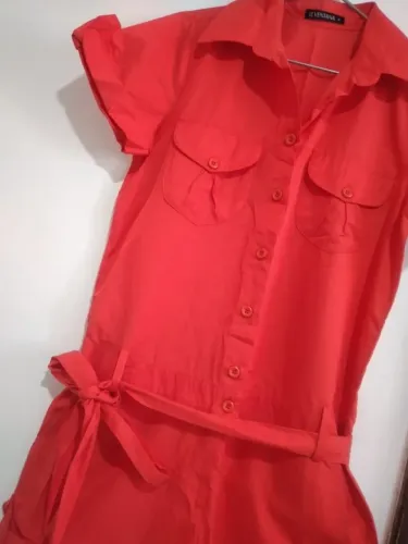 Vendo macacão tamanho P mais serve m