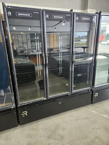 refrigerador expositor 3 portas para bebidas e lacticínios - a pronta entrega 