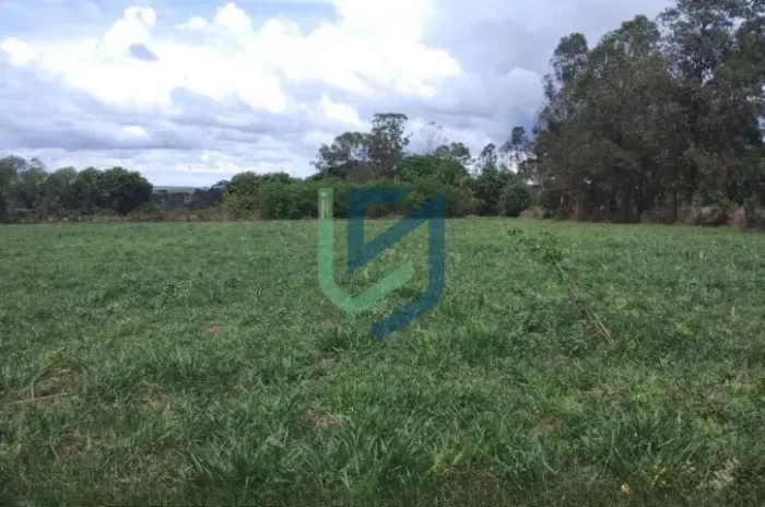 Lotes com 20 mil metros escriturado á Venda no setor Águas Bonitas - Águas Lindas de Goiás