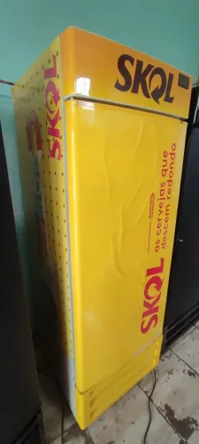 Cervejeira adesivada 570 litros