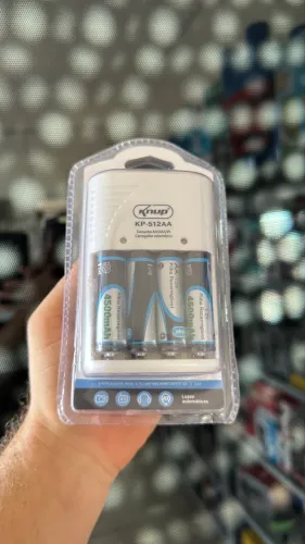 Carregador de pilha com 4 pilhas AA Recarregável 
