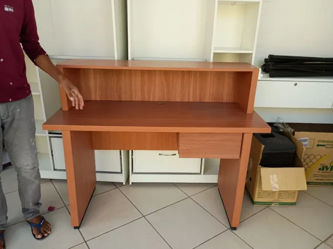 Escrivaninha em MDF