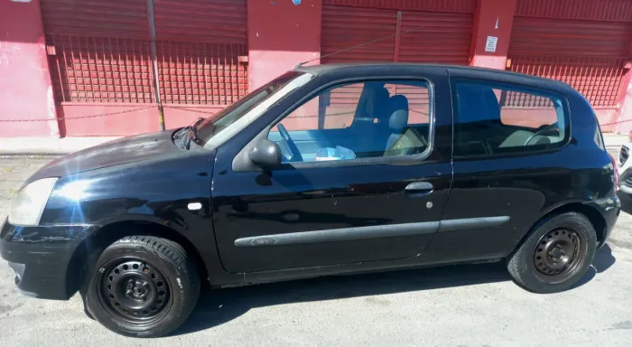 Renault Clio Hi-flex 1.0 16V 3P 2011