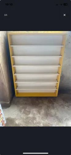 Expositor de esmalte em MDF