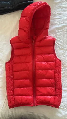 Jaqueta infantil puffer com capuz TAM. 2 a 4 anos.