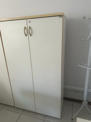 Armário jumaq  Escritorio branco 1,60 x40x 90 cm