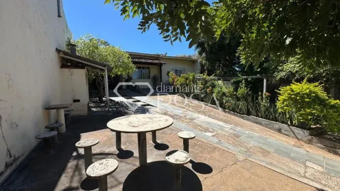 VENDA casa no Jardim Indaia, próximo ao bosque do Índio