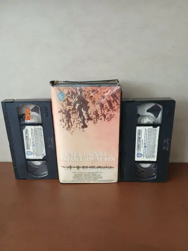 Fita Dupla VHS - Uma Ponte Longe Demais