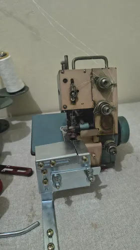 Máquina Overloque para uso doméstico