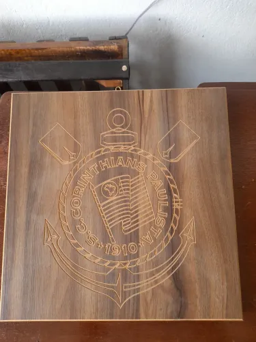 Quadro entalhado Corinthians de madeira