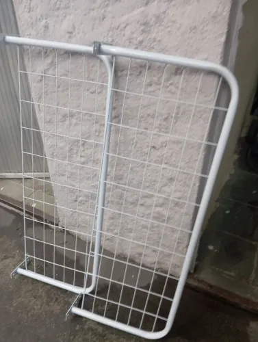 Vende se duas arara de ruopa