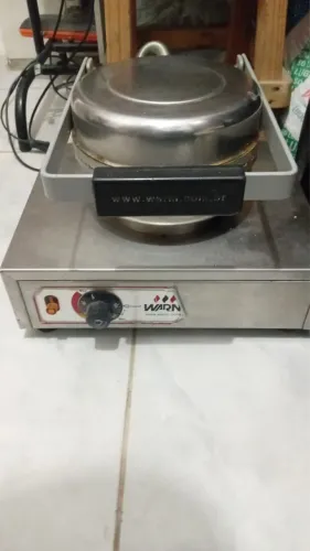 MAQUINA DE FAZER CASQUINHO, CASCÃO E CESTINHA DE BISCOITO.