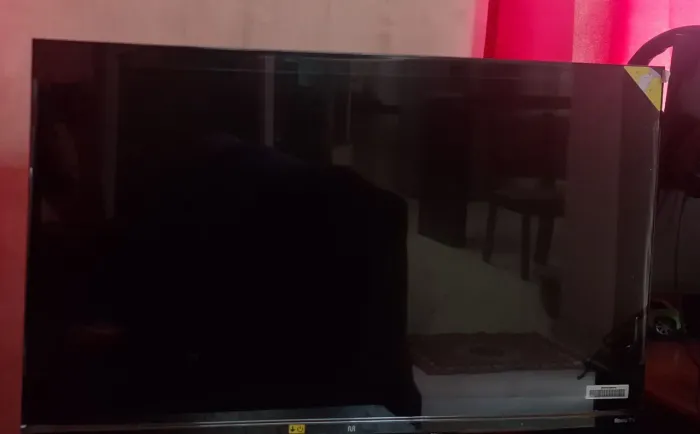 TV Multi 32? HD LED - Ótima para sala, quarto ou games