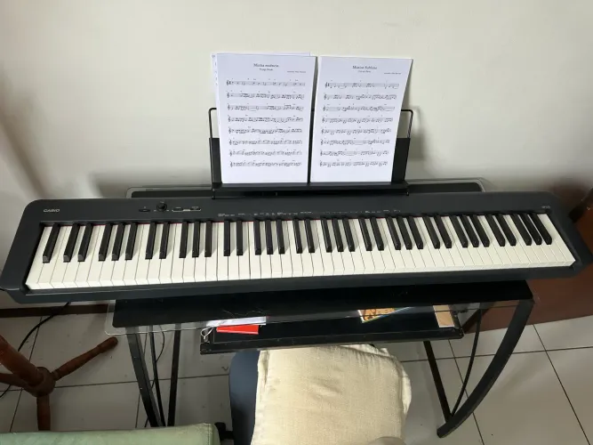 Piano digital Casio CDP-S110 88 teclas com pedal e fonte