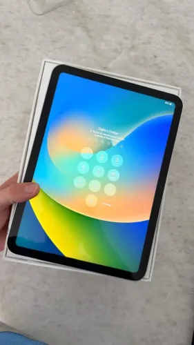 iPad 10 com acessórios