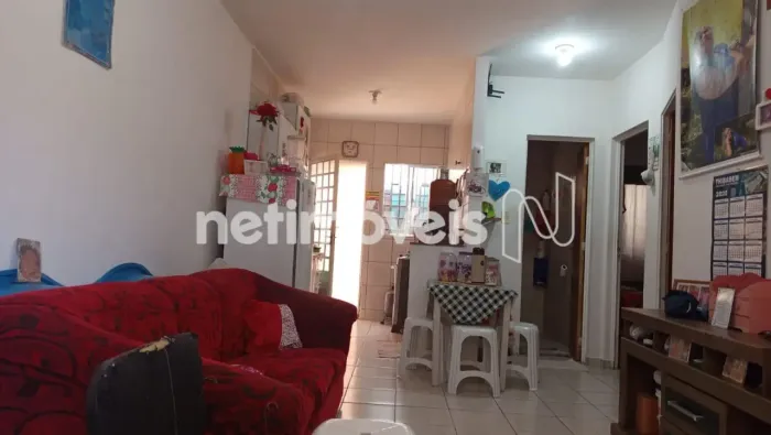 CASA EM CONDOMINIO FECHADO