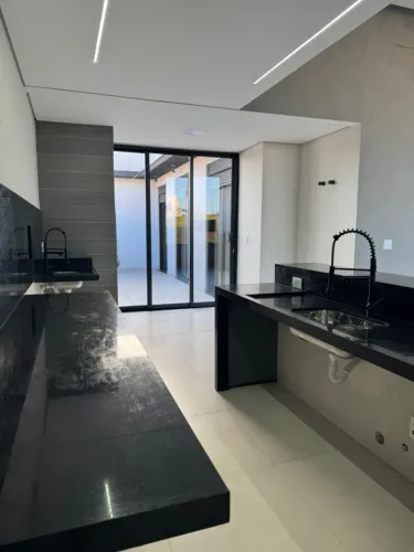 Casa em Condomínio para Venda em Sorocaba, Wanel Ville, 3 dormitórios, 1 suíte, 2 banheiro
