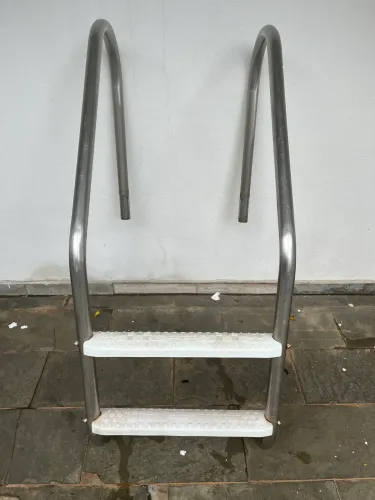 Escada para piscina