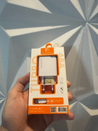 Carregador hmaston y45-2  4.8 A de saída USB Lightning 