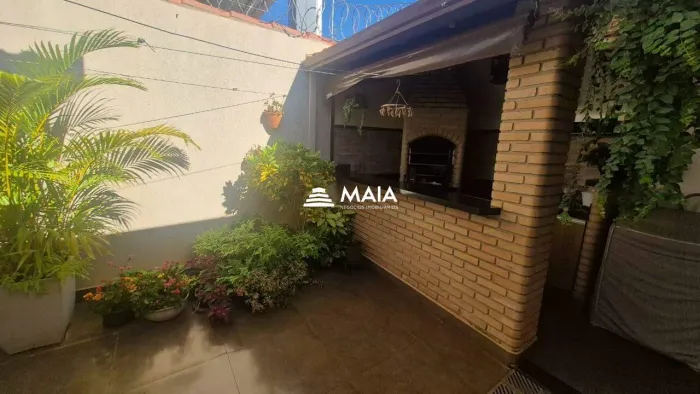 Casa à venda no bairro Volta Grande