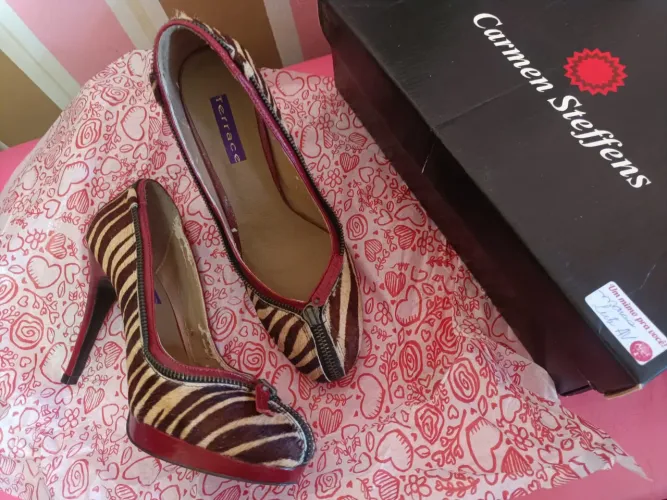 Sapatos/sandálias Carmem Steffens 