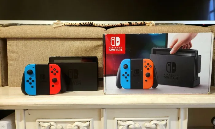 Nintendo Switch + Mario Kart 8