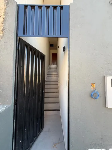 ALUGA-SE APARTAMENTO NOVO - TREVO (DANDARA) Apartamento de aproximadamente 60 m², primeir