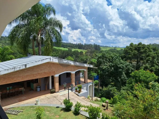 Casa de Condomínio - 4 Dormitórios (2 Suítes) à Venda em Atibaia - São Paulo/SP.