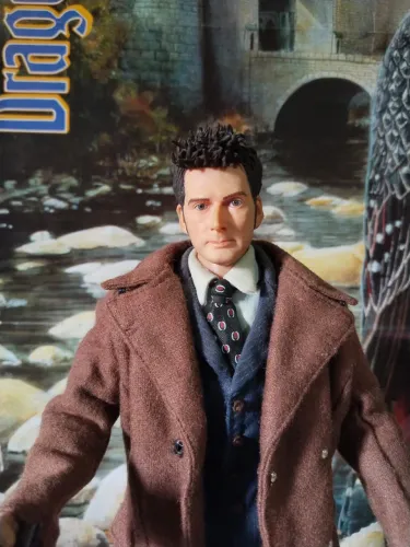 Action figure Doutor Who (custom) 30cm + papel psíquico (custom) e chave de fenda sônica.