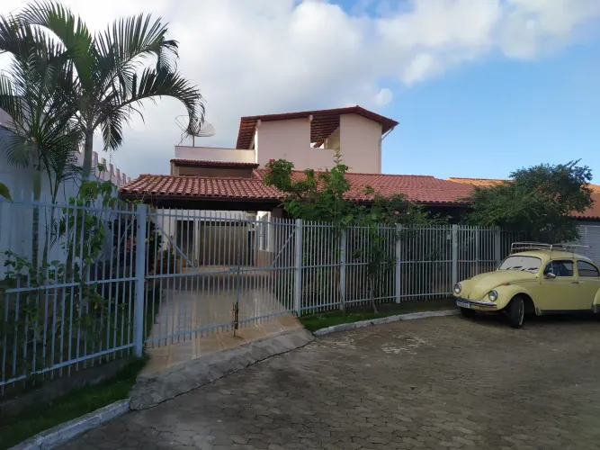 Casa muito boa em condomínio fechado