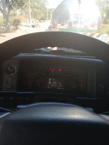 Oportunidade Volvo 460 