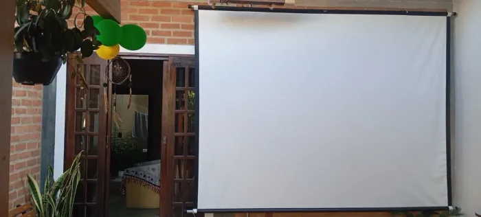 VENDE-SE TELA DE PROJETOR
