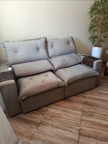 Sofá Retrátil e Reclinável