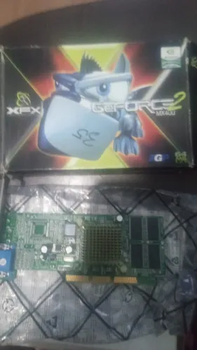 Geforce 2 MX400 na caixa