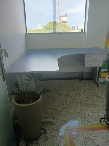 Mesa de escritorio Delta 