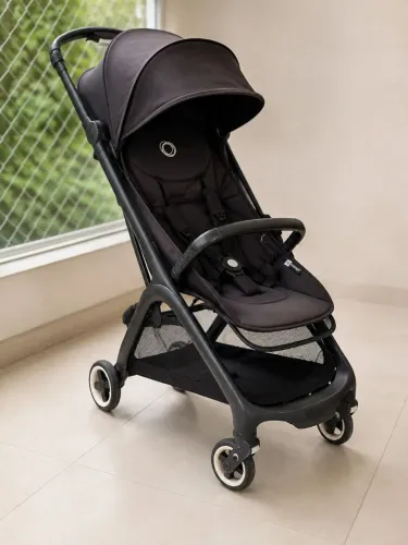 Carrinho Bugaboo Butterfly Midnight Black + Capa de Chuva Original