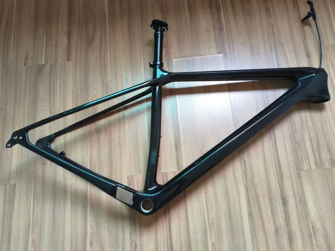 Quadro em carbono MTB aro 29 Boost Tam 19 com canote retrátil